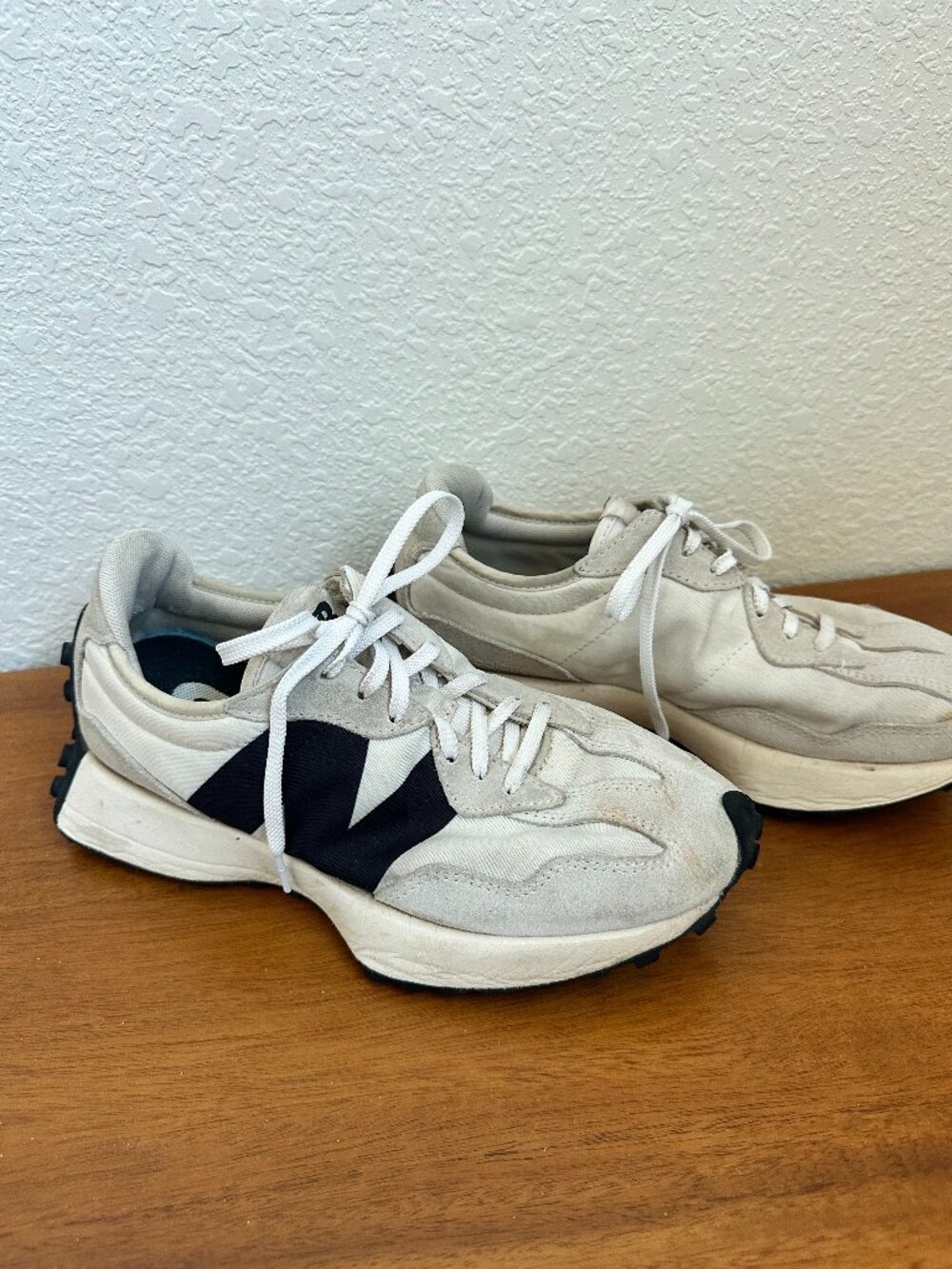 New Balance, 327 Black and White Tennis Shoes, 8